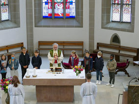 Vorstellung der Kommunionkinder in St. Crescentius (Foto: Karl-Franz Thiede)